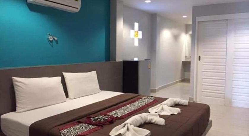P.F Mansion Hotel Chaweng  Exterior photo
