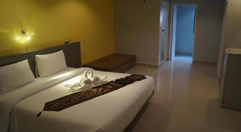 P.F Mansion Hotel Chaweng  Exterior photo